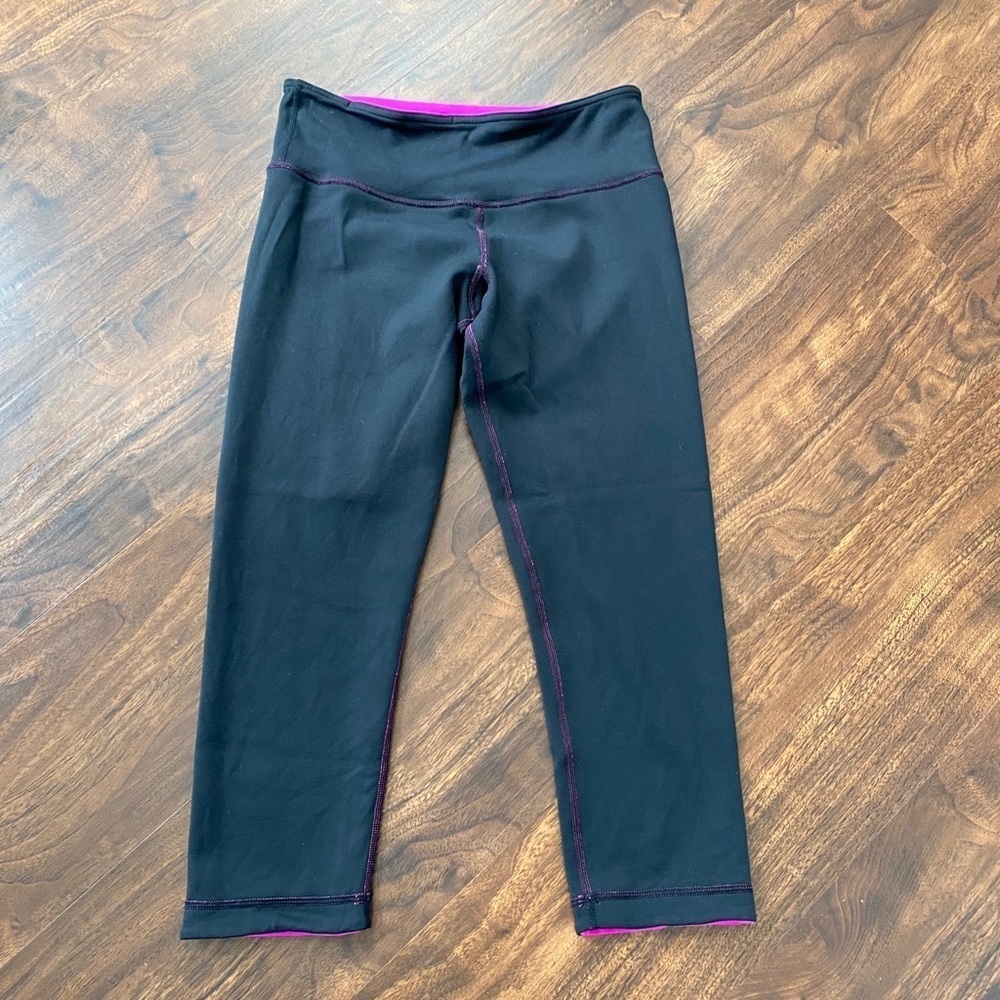 Lululemon Wunder Under Crop Reversible
Black Pink - Picture 1 of 7
